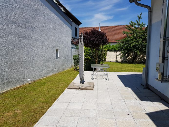 À vendre : maison jumelée de 5,5 pièces, sans commission et prête à emménager – Terrasse 3