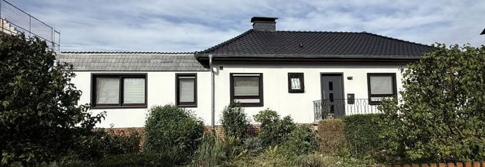 Viel Platz, viel Privatsphäre, viel Zukunft: Walmdachbungalow in Weetzen