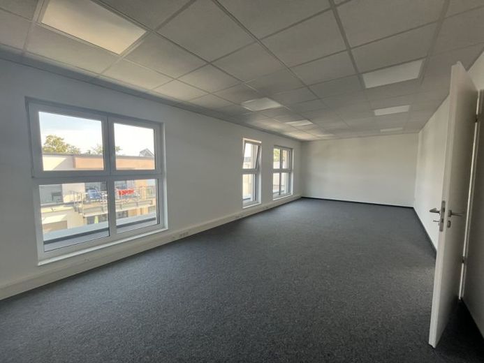 ERSTBEZUG - Moderne Wohnung mit Lichtkuppeln und Anpassungsmöglichkeiten – Foto 1