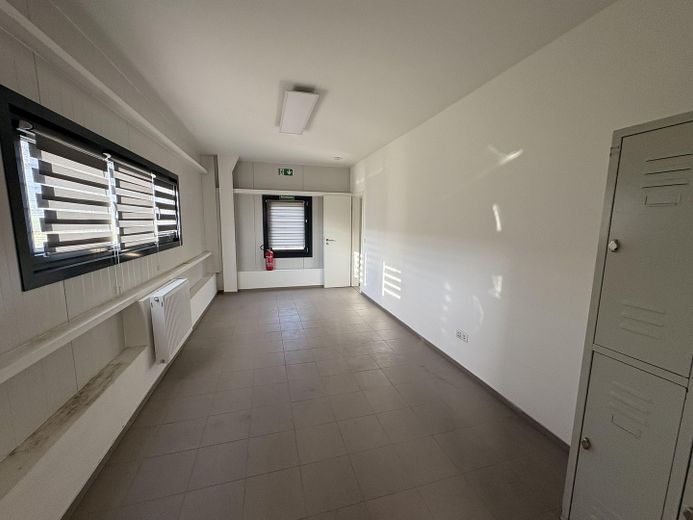 HALLE – ALLEINNUTZUNG - Lager/Verwaltung/Montage/Handwerk – Büro Teil B 2