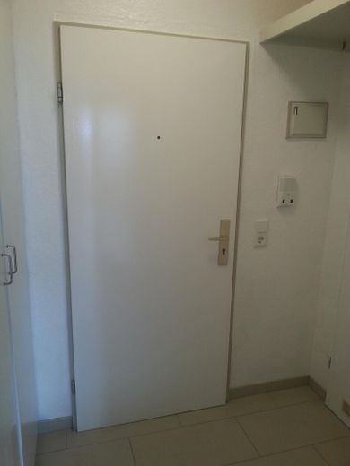 Keine Provision; 13,50 % Rendite,   Innenstadt, 1 min zur Uni, Balkon, neu renoviert – Flur