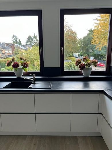 Möblierte Einliegerwohnung mit Gartennutzung und separatem Eingang sehr gute Ausstattung – Küche