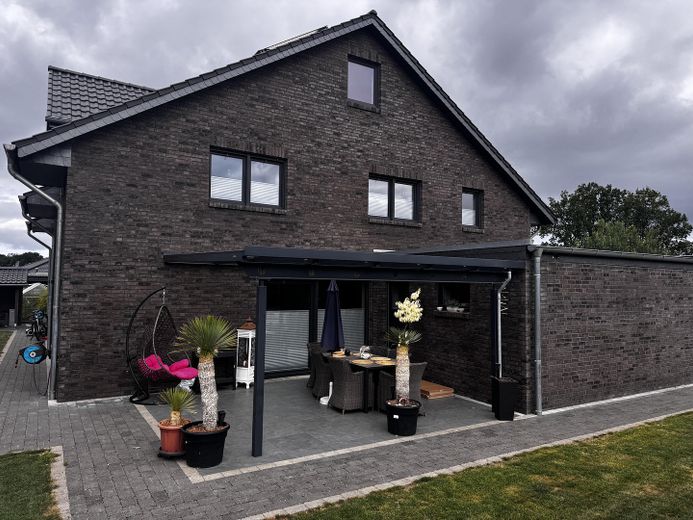Moderne Doppelhaushälfte mit beheizter Garage, hochwertige Ausstattung mit Top-Energiewert – Foto 4