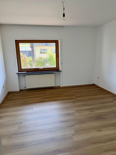 Vivienda en casa unifamiliar renovada con acceso a zonas verdes, garaje y caseta de jardín – Foto 14
