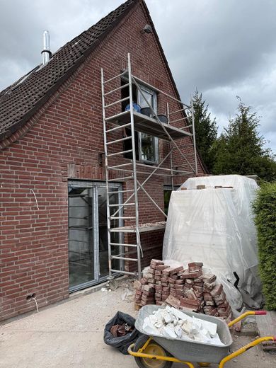 Küche mit Terrassentüren