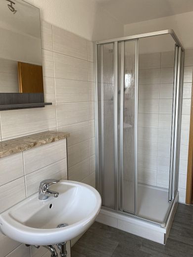 Helle 2-Raum-Dachgeschosswohnung mit Einbauküche im Herzen von Altenburg – फोटो 3