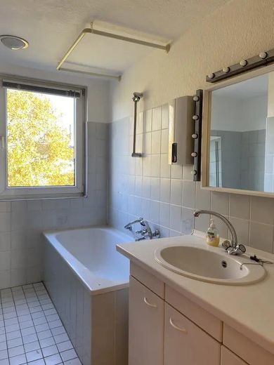 Schöne DG-Wohnung mit Ausblick, EBK & Stellplatz – Foto 7