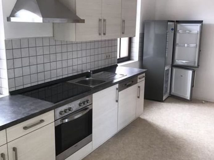 Einbauküche! Günstige DG 3-Zimmer mit Laminat und Wanne in guter Lage! – Foto 12