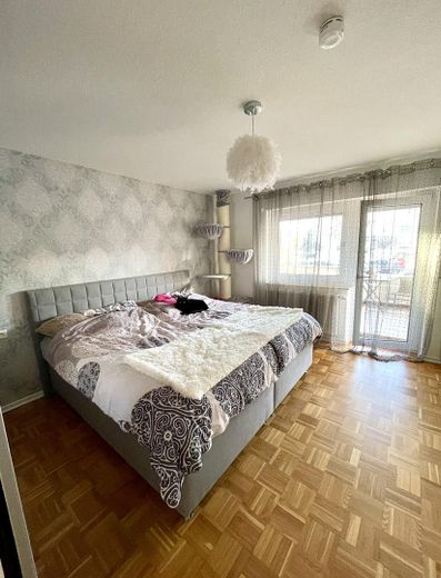 PROVISIONSFREI & kurzfristig verfügbar – ein Zuhause zum Wohlfühlen mit Terrasse & Balkon – Schlafzimmer