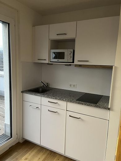 Helle 1-Zimmer Wohnung mit großzügiger Dachterrasse + Tiefgarage – Foto 2