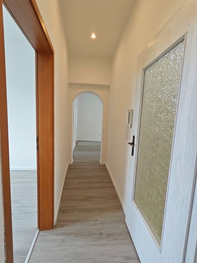 Erstbezug nach umfassender Renovierung: Großzügige 4-Zimmer-Maisonette in Mainz-Mombach – Foto 2