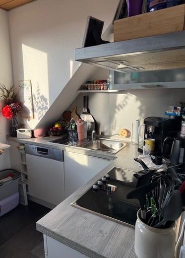 Sehr gepflegte 3 Zimmer-Maisonette-Wohnung in zentraler Wohnlage von Griesheim – Küche