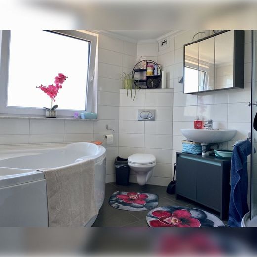 Bad im OG mit Badewanne
