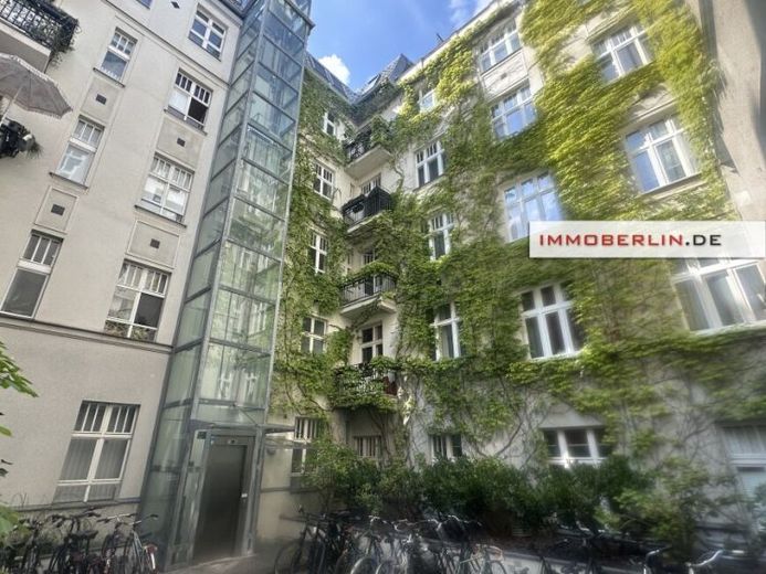 IMMOBERLIN.DE - ¡Ubicación privilegiada! Encantador piso antiguo con balcón y logia orientados al suroeste – Foto 1