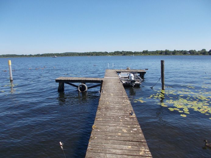 Baugrundstück mit Wasserzugang und (Bootssteg) – Gemeinschaftssteg