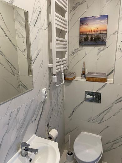 Schicke kleine Wohnung voll möbliert und löffelfertig incl. WLAN – Badezimmer