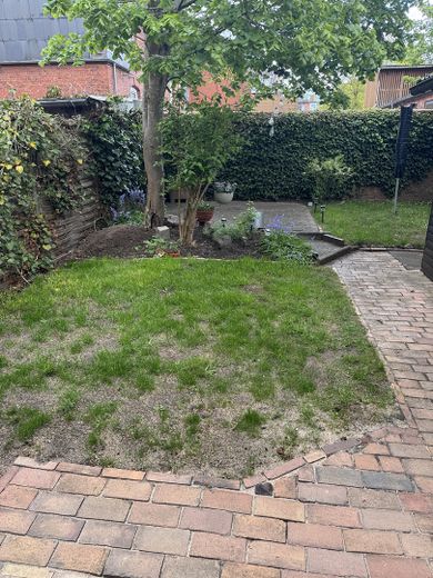 Großzügige 4-Zimmer-Maisonette-Wohnung mit Garten in schöner Lage von Rendsburg – Garten