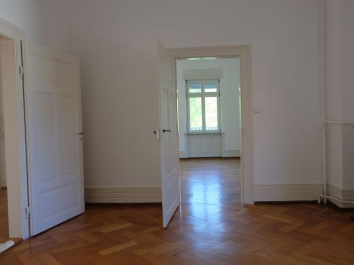 Herrschaftliche 4 bis 5 Zimmer Villenwohnung nahe dem Festspielhaus. – Foto 1