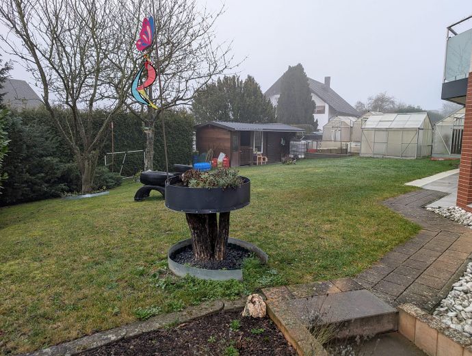 Großzügiges Einfamilienhaus mit Sauna und viel Platz im Hunsrück – Garten Ansicht
