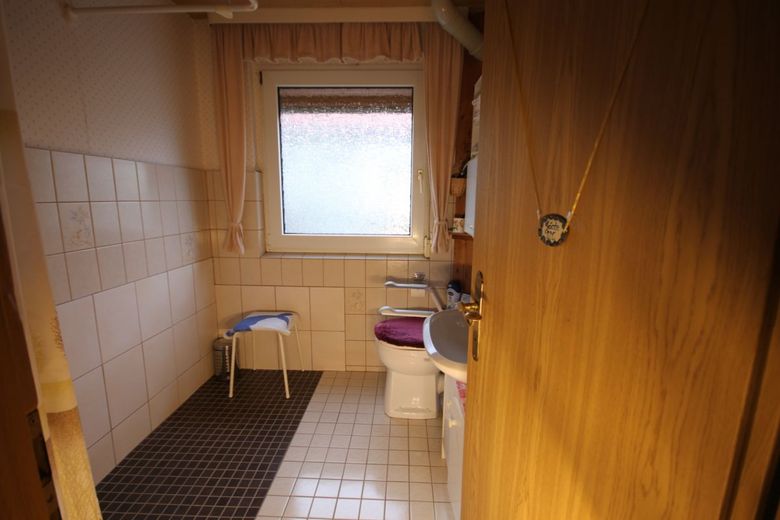Viel Platz für die große Familie in zentraler Dorflage! – Bad EG