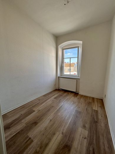 frisch renovierte Wohnung mit Wanne & Dusche & Stellplatz bei Bedarf – Schlafzimmer
