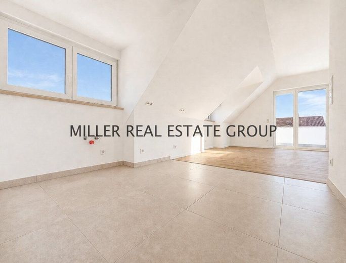 Exklusive Neubau-Dachgeschosswohnung in Ingolstadt-Unterhaunstadt - ca. 116 m², Erstbezug, KfW 55 &amp; zwei separat nutzbare Wohnbereiche! – offener Wohnbereich