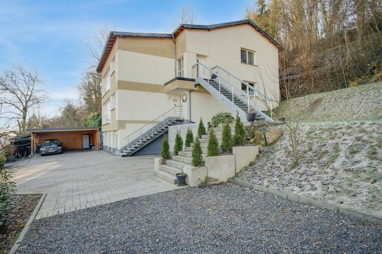Hof und Außenanlage