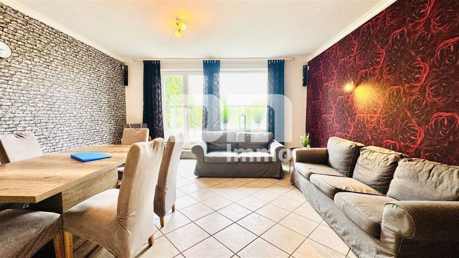 Vielseitiges Immobilien-Ensemble mit 2 modernisierten Haushälften + Carport und Garten/Terrasse – Haus 2 EG Wohn / Esszimmer / Zugang Dachterrasse