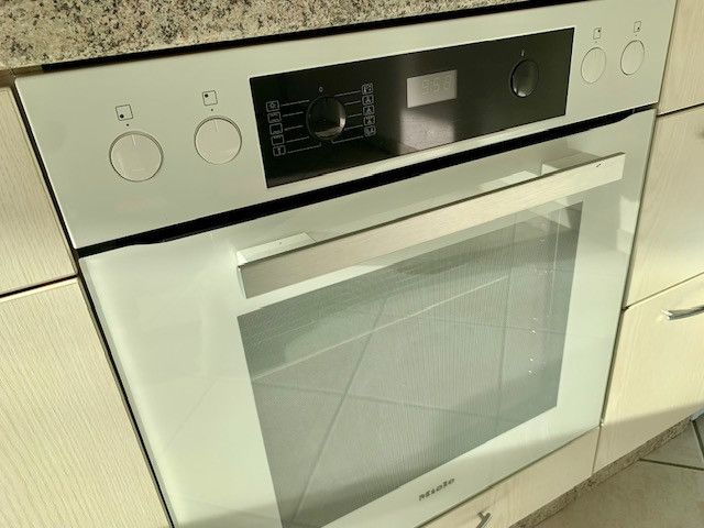 ES-Serach: Wohnung mit Terrasse und Aussicht – Küche3