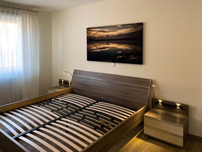 großzügiges Schlafzimmer