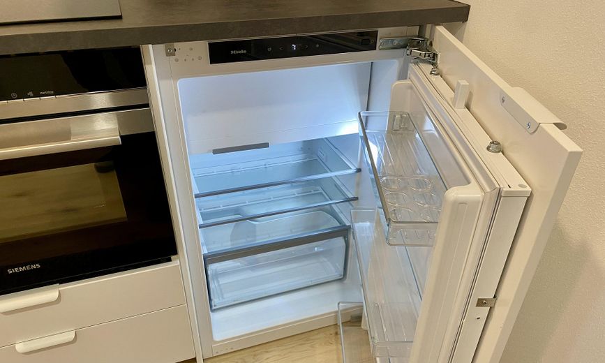1 monolocale (arredato) in ottima posizione / incluse tutte le spese accessorie e il Wi-Fi – Kühlschrank