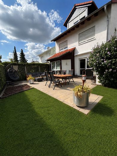 Affascinante, spaziosa casa unifamiliare in posizione centrale a 65779 Kelkheim Münster – Terrasse 1.1