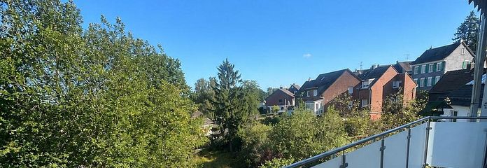 Wohnqualität mit Waldblick: 3-Zi., 2026 saniert, top Anbindung – Balkon