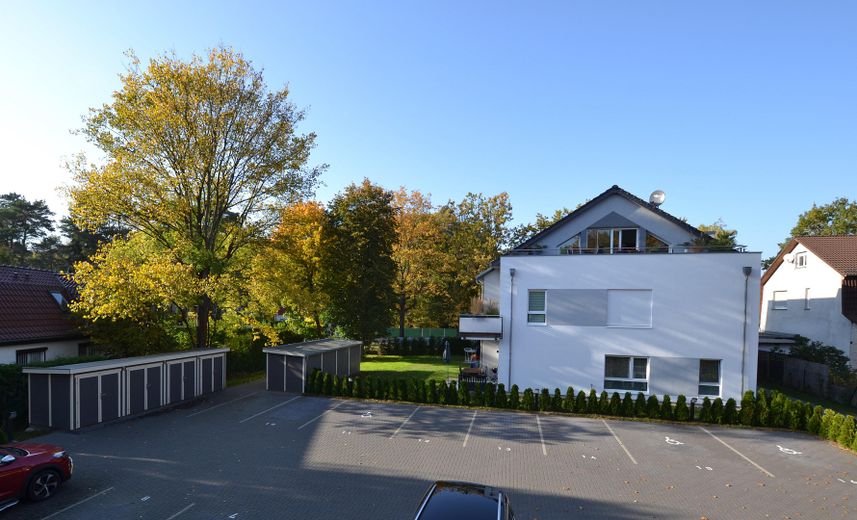 Helle & moderne Eigentumswohnungen in Wandlitz zu verkaufen – Parkplatzbereich