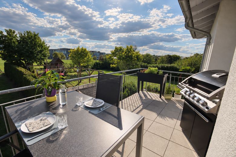 Vivir completamente amueblado con 190 m² de jardín privado y 117 m² de superficie habitable – Balkon