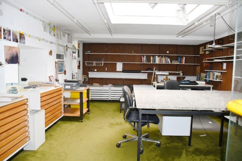 **RESERVIERT** Architektenbungalow + Einliegerwohnung + separate Büroeinheit in Feldrandlage von DA-Arheilgen – UG Büro mit Glaskuppel