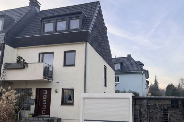 Ihr neues Zuhause: Reihenendhaus in Offenbach mit Garten & Garage !