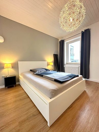 Schöne möblierte 2-Zimmer Altbauwohnung in Neuss Stadtmitte mit Internetzugang – 1265edb00c895a471ec73b8dd450e70f1d2f64e6.jpg