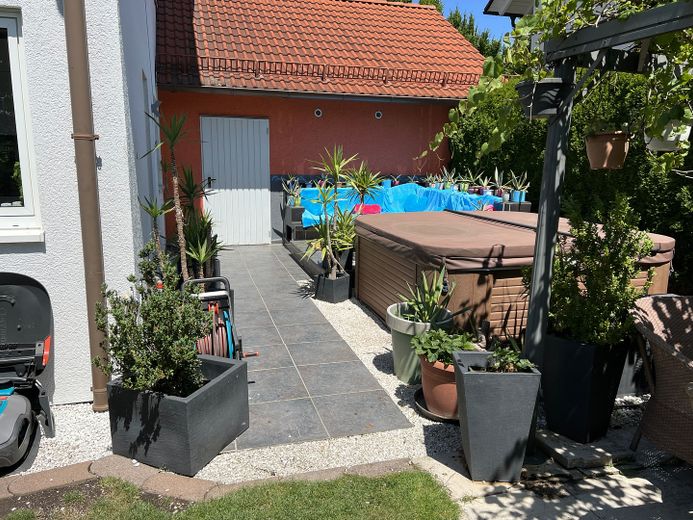Loungebereich mit Whirlpool