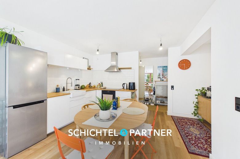 Alte Neustadt | Renovierte 3-Zimmer-Wohnung mit Garage und Balkon – S&amp;P | Wohnzimmer
