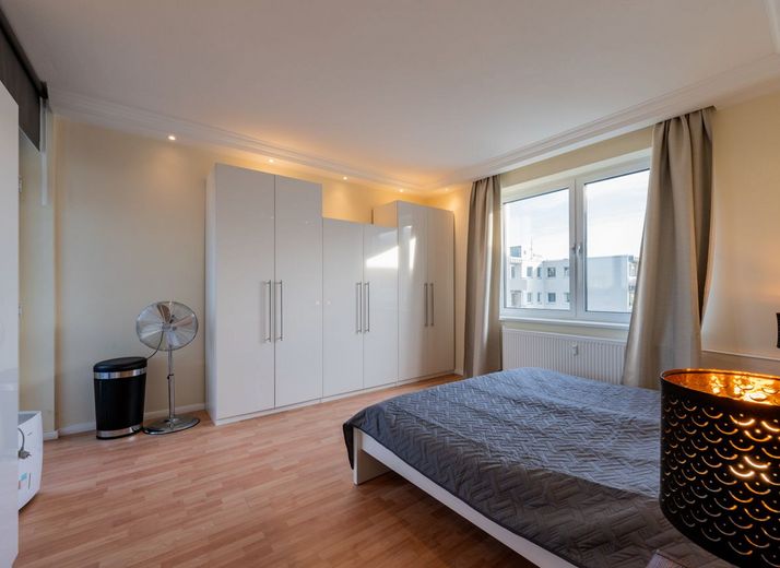 Appartamento completamente ristrutturato al 7° piano con balcone e vista panoramica – libero e senza provvigione – 5
