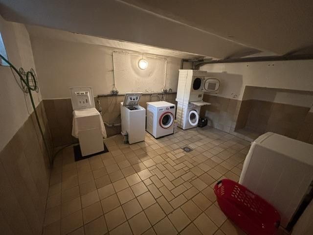 Maison plurifamiliale avec grand garage à Breitenbrunn – Waschkeller