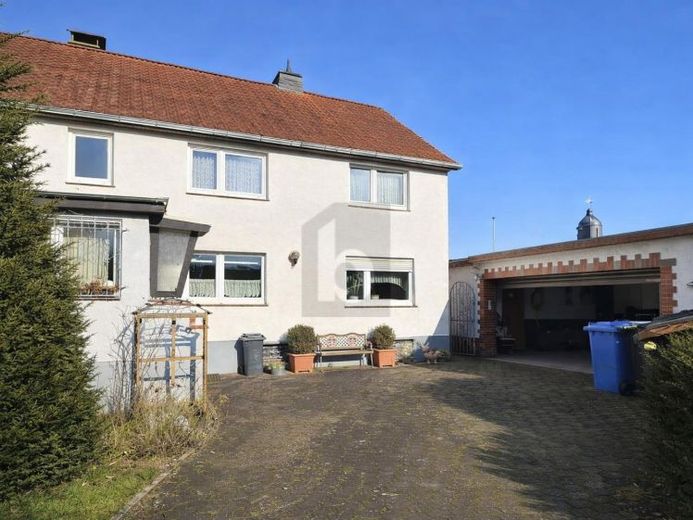 7 ZIMMER, GROßER GARTEN, RUHIGE LAGE – Foto 1