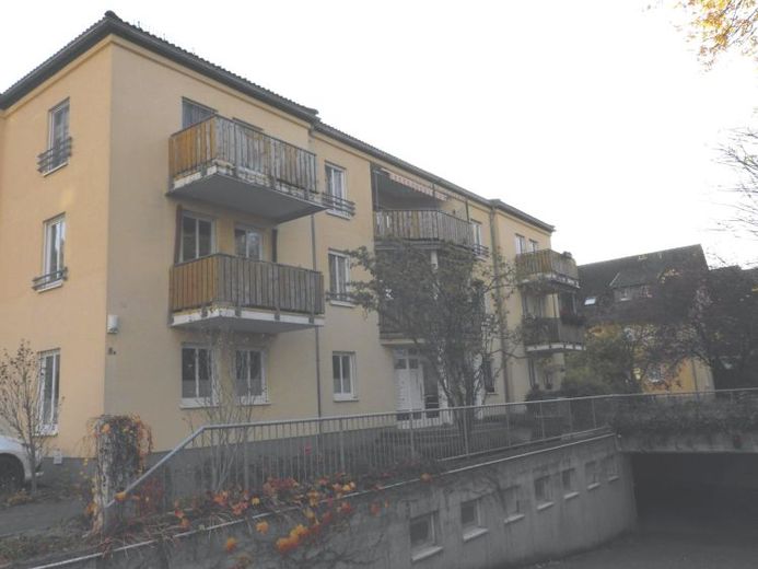 Bellissimo appartamento con 3 stanze e balcone! – Foto 1