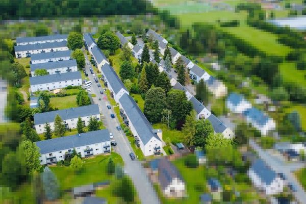 ++ investimento di primo livello in una zona residenziale apprezzata -- 40 case con balconi e posti auto ++
