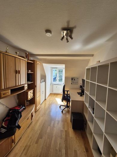 Hermoso apartamento de 4 habitaciones, céntrico y con parte de jardín – Foto 10