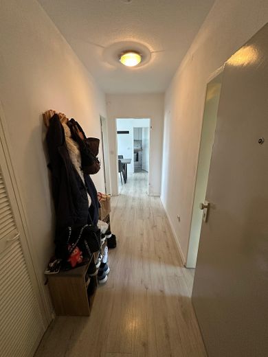 Flur, Blick v. Wohnungseingang