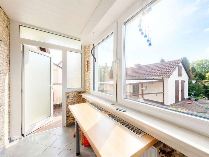 Perfekt für Familien: Haus mit Garten, Garage und Entwicklungspotenzial – Wintergarten UG