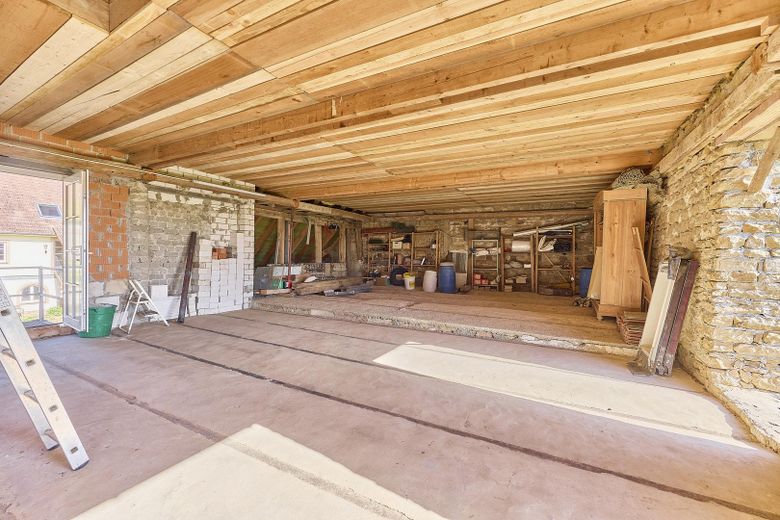 exklusiver Traum im Grünen. 4 Seit-Hof mit Seminarhaus – Lagerfläche 1.OG