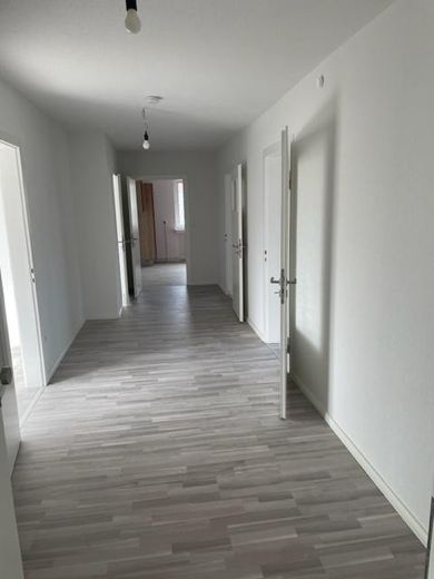 Vollvermietetes Mehrfamilienhaus, 5 Wohneinheiten, Faktor 13,85 - IST-RENDITE 7,22 % – Flur
